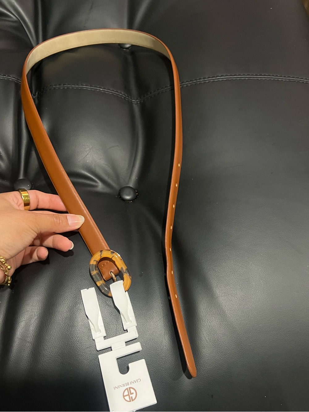 Gianni Bini Brown Leather Belt with Tortoiseshell Buckle